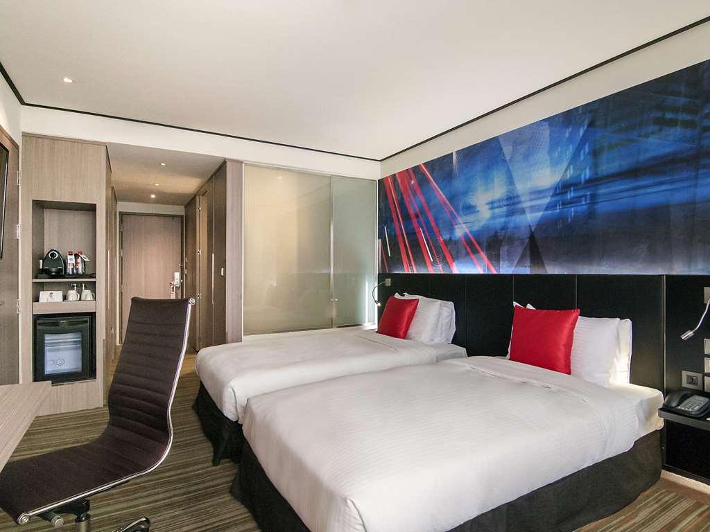 Hyatt Regency Taoyuan International Airport Quarto foto A room at the hotel