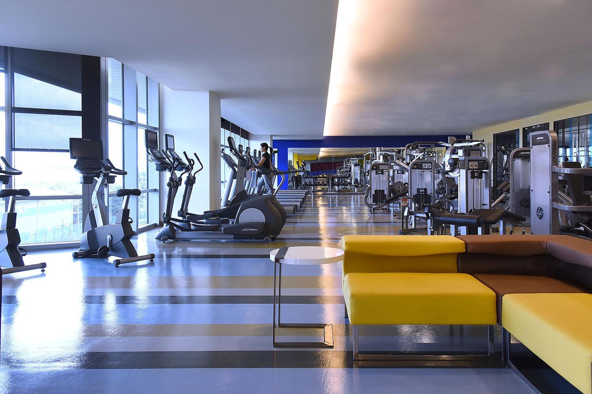 Hyatt Regency Taoyuan International Airport Exterior foto The gym at the hotel