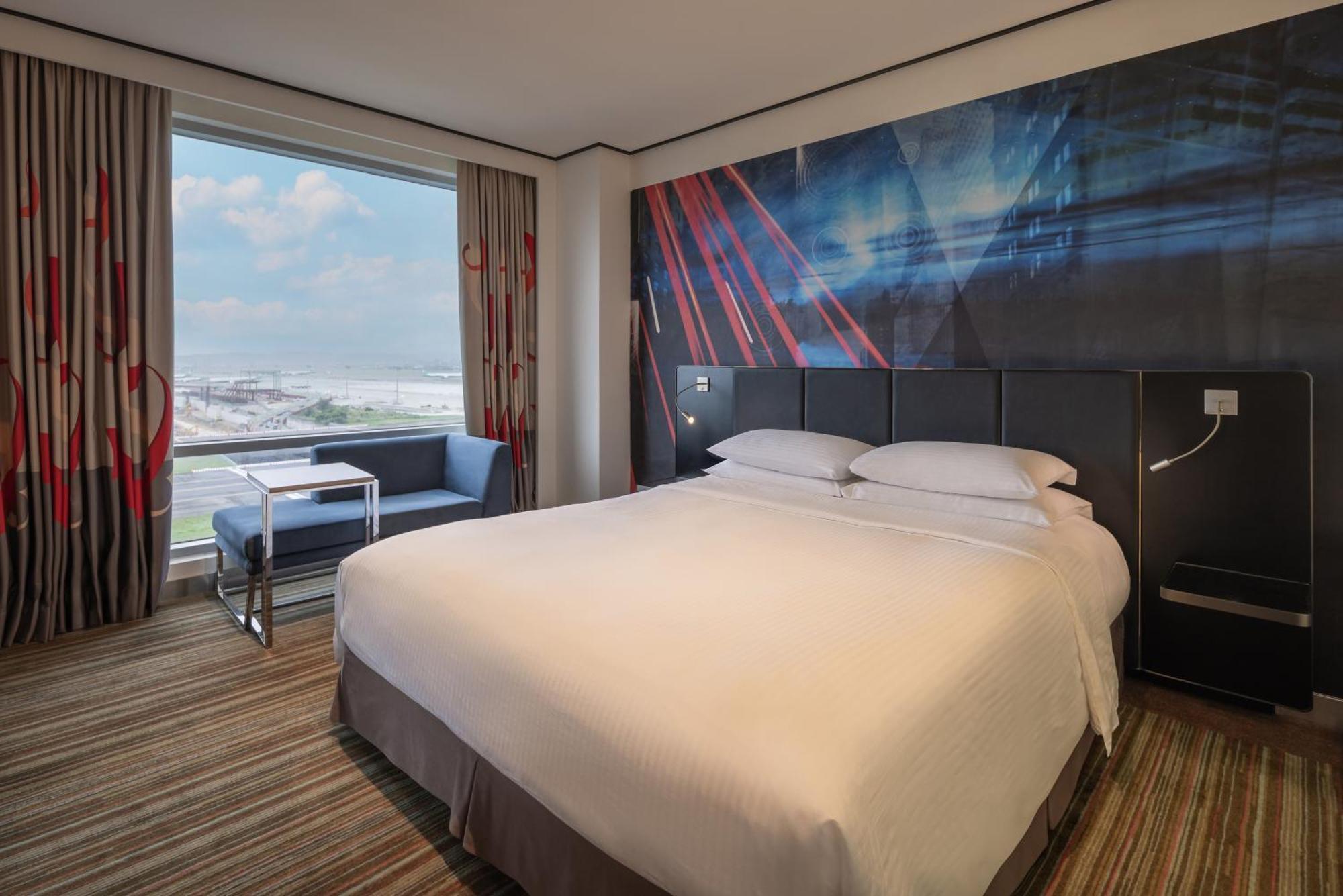 Hyatt Regency Taoyuan International Airport Exterior foto A room at the hotel