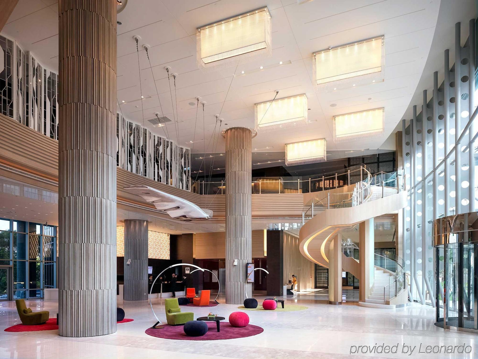Hyatt Regency Taoyuan International Airport Exterior foto Lobby