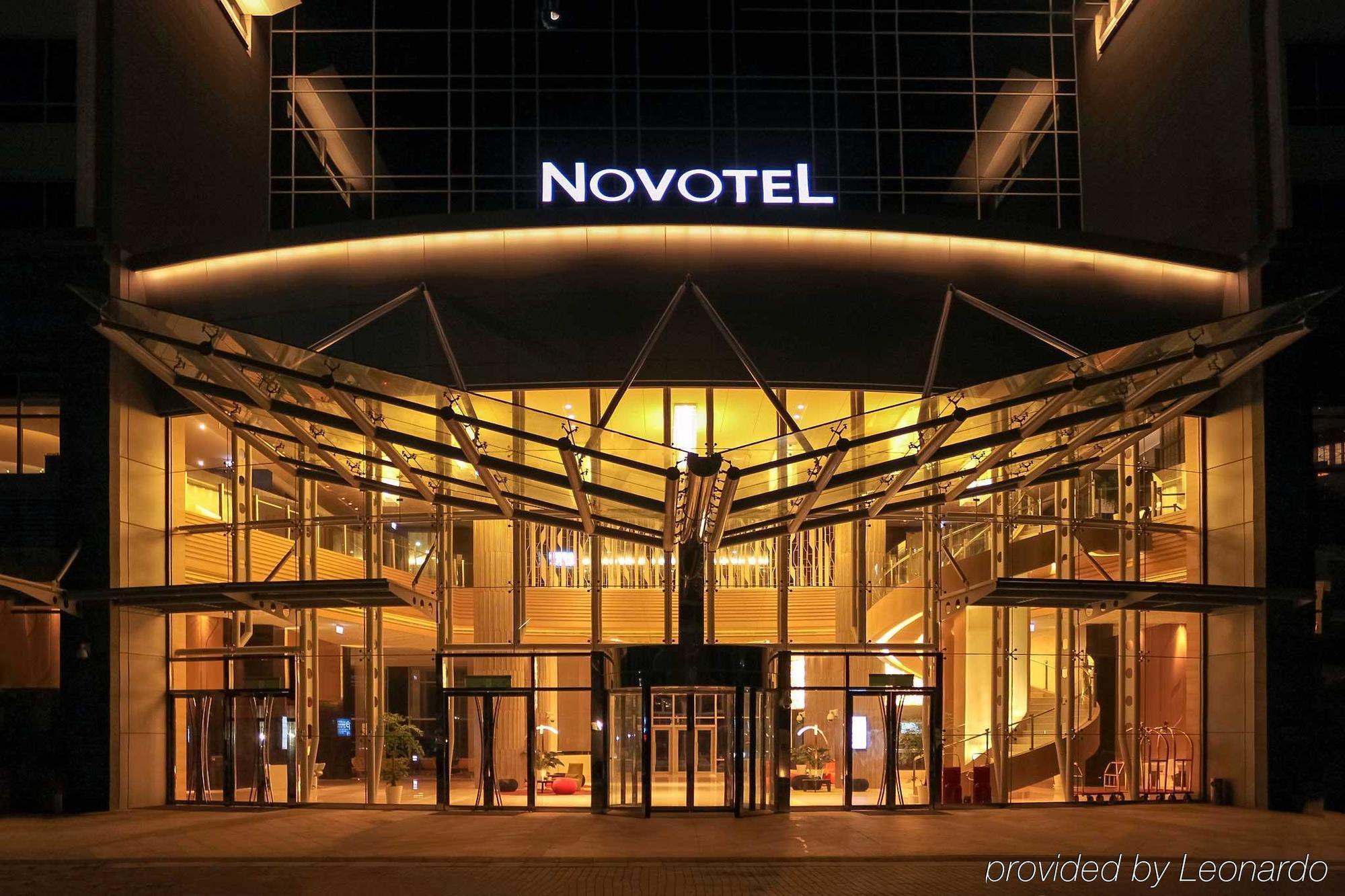 Hyatt Regency Taoyuan International Airport Exterior foto Novotel Hotel, Hyderabad