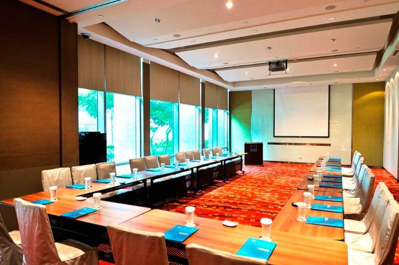 Hyatt Regency Taoyuan International Airport Exterior foto Meeting room