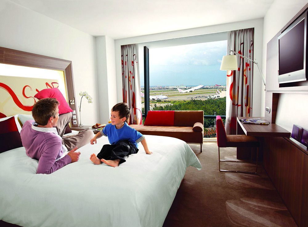 Hyatt Regency Taoyuan International Airport Exterior foto A room at the airport hotel
