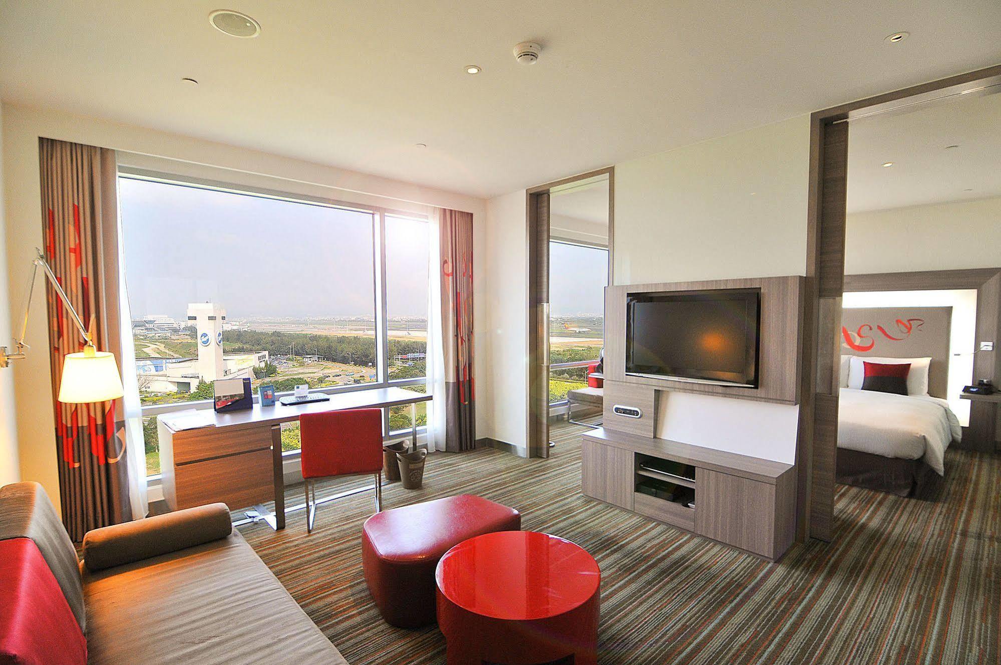 Hyatt Regency Taoyuan International Airport Exterior foto Suite